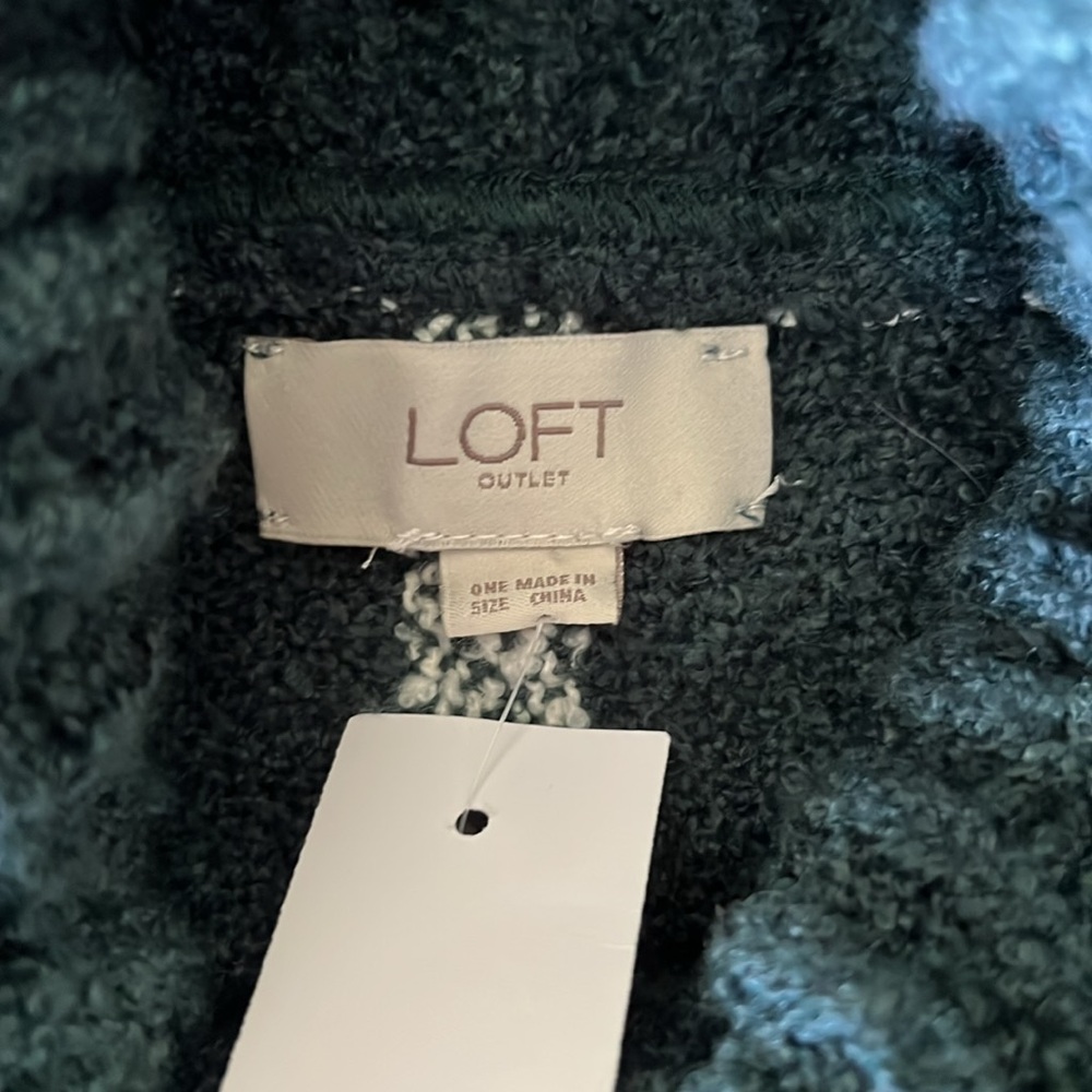 Loft Poncho - Picture 5 of 7